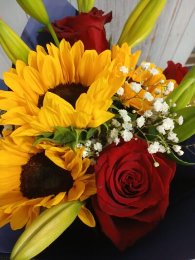Ramo Mix Rosas, Girasoles y liliums 4